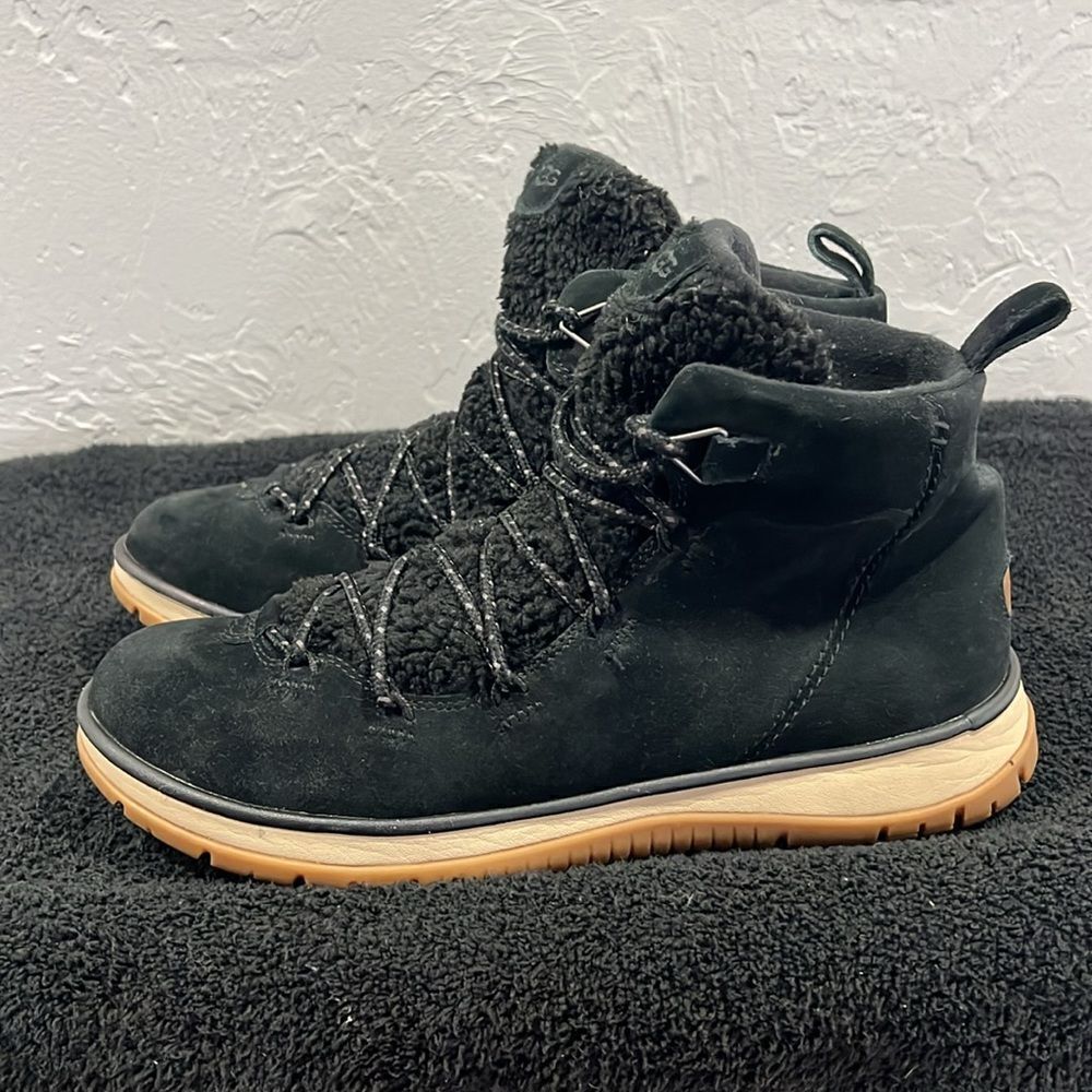 🔥 UGG LAKESIDER HERITAGE MID SHOES SNEAKER BOOTS Black Suede Sherpa Women Sz 12 - Picture 2 of 12